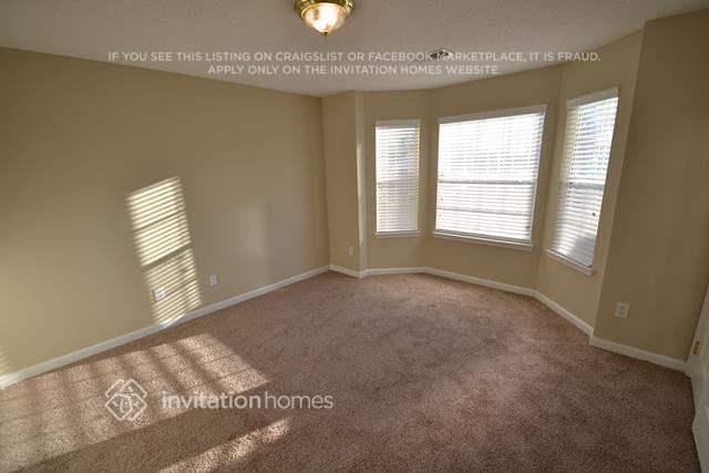 Building Photo - 103 Silvergrass Dr