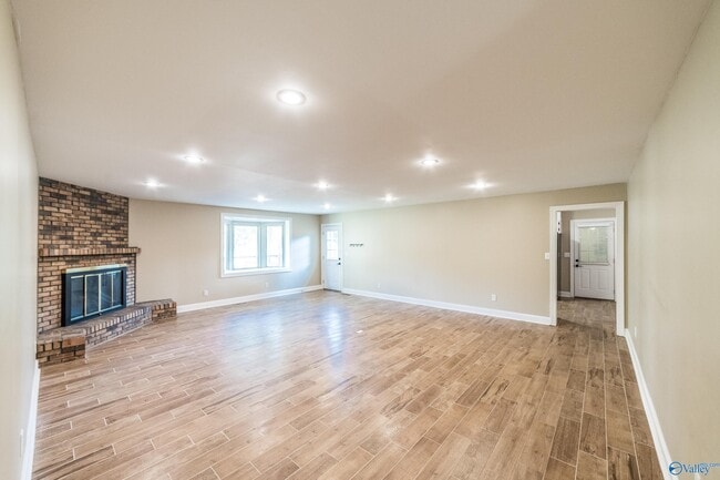 Building Photo - 1313 Wind River Cir SE