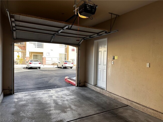 Building Photo - 5855 Valley Dr