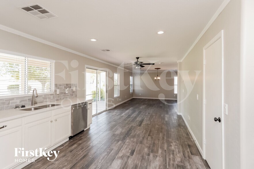 Building Photo - 28590 N Obsidian Dr