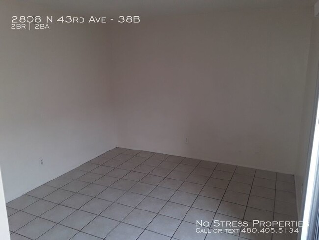 Building Photo - 2 Bed Condo at 43rd Ave and Thomas!
