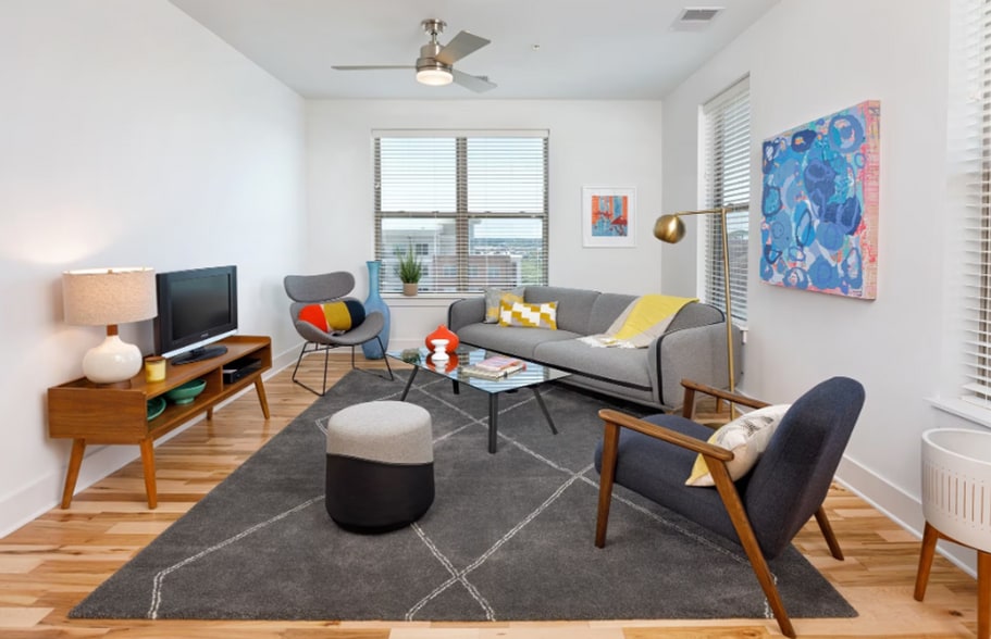 Interior Photo - Artisan Hill