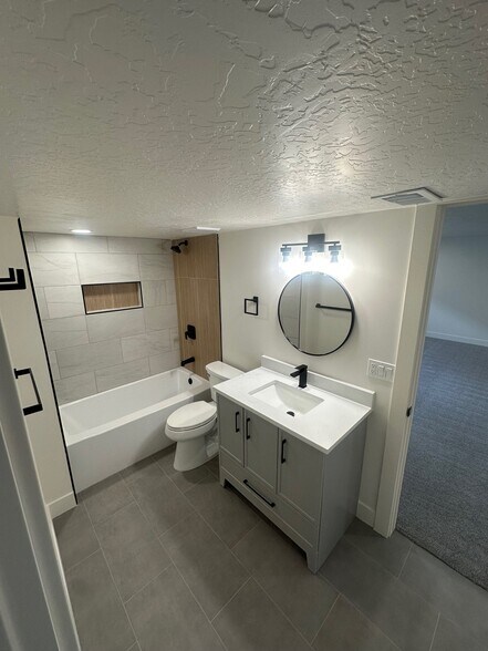 Building Photo - 4433 Mankato St