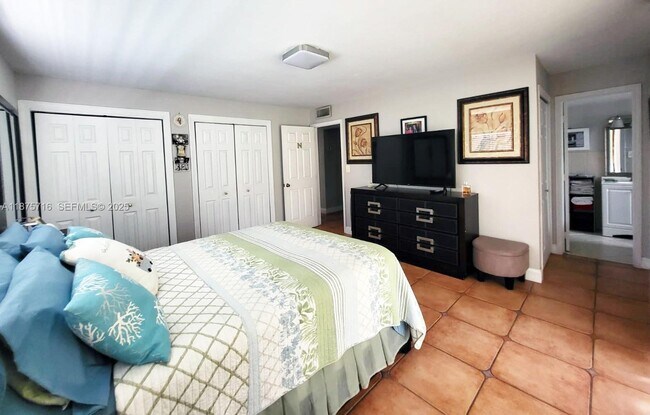 Building Photo - 8497 SW 137th Ave