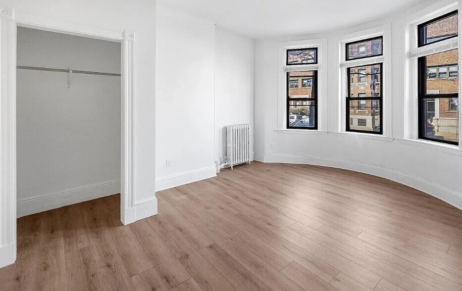 Building Photo - 708 Huntington Ave