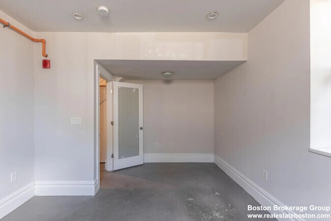 Building Photo - 89 Cedar St