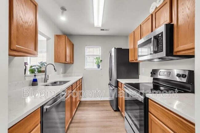 Building Photo - 9281 Ayscough Rd