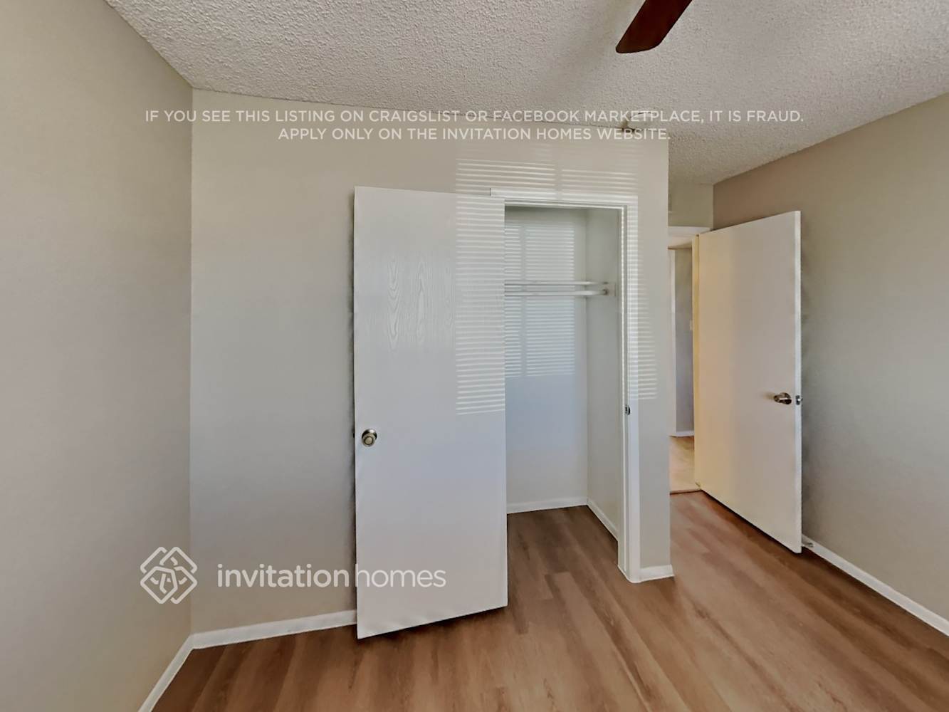 Building Photo - 10413 W Calle Del Oro