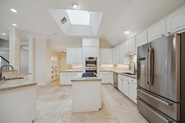 Building Photo - 1215 Campton Ct