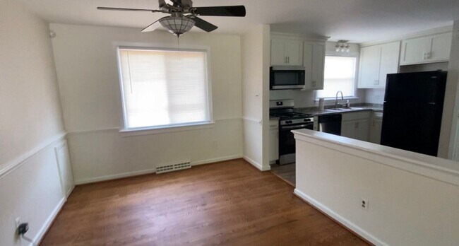 Building Photo - --  AVAILABLE IMMEDIATELY  -- 3 BR / 1 BA West End Home, Fenced in Backyard. Available Immediately!