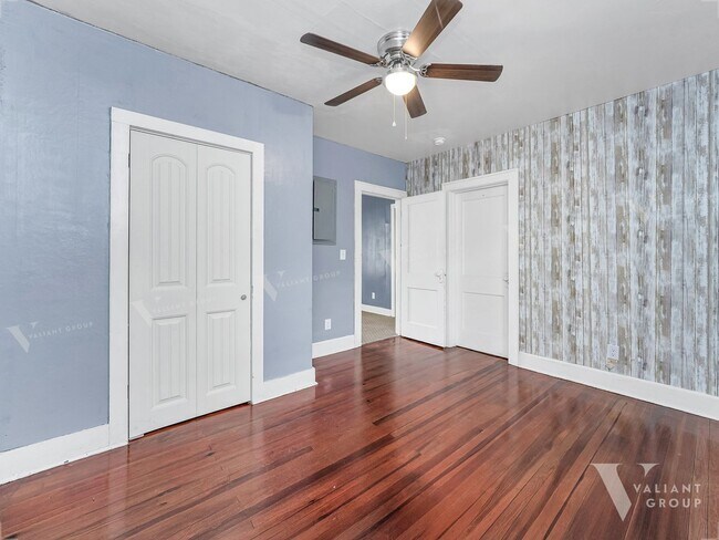 Building Photo - Charming 2-Bedroom, 1-Bathroom House for R...