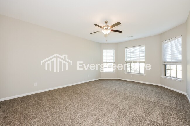 Building Photo - 1527 Mackinac Dr