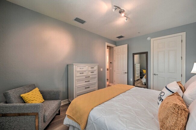 Building Photo - 9117 Chula Vista St