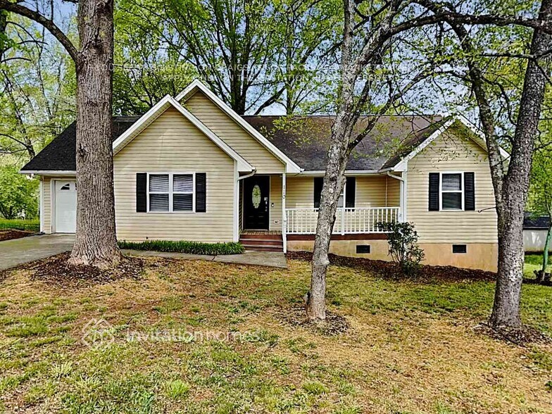 Primary Photo - 110 Cartway Ln