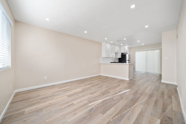 Building Photo - 265 N 16th St