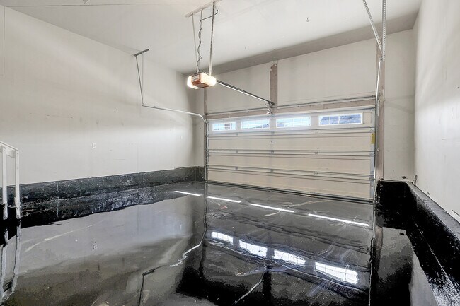 Building Photo - 997 Goldenrod Pkwy