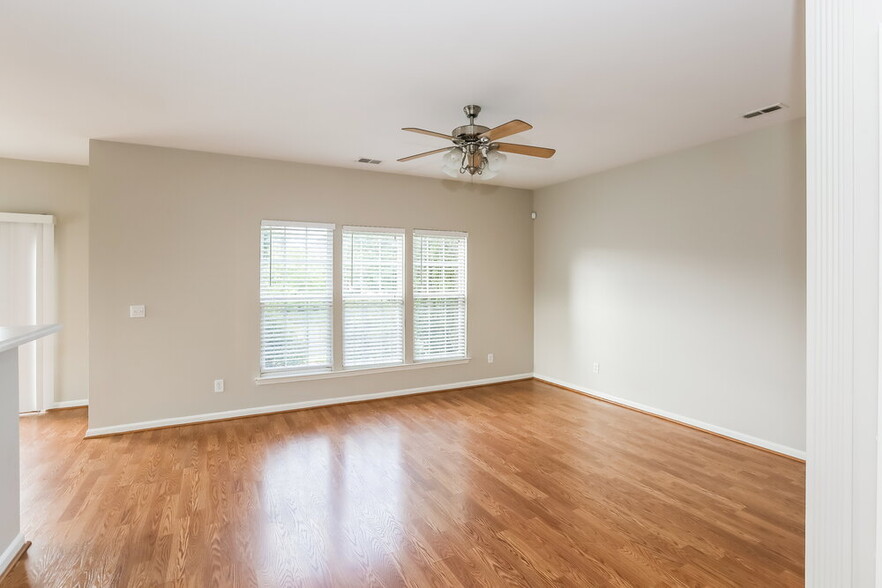 Building Photo - 11928 Creek Turn Dr