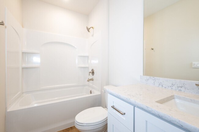 Building Photo - Stunning New Built 5 Bed Duplex!