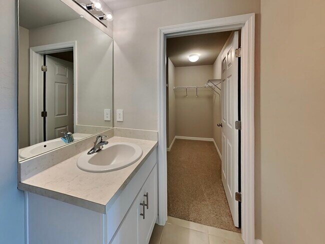 Building Photo - 4731 Gillot Blvd