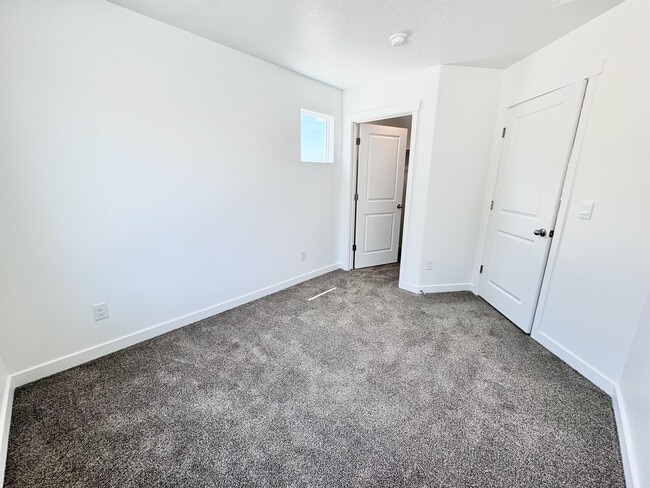 Building Photo - 1438 W 3600 S St