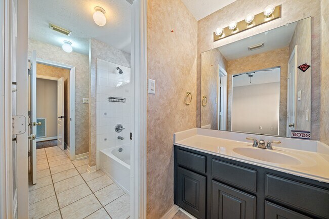 Building Photo - 9306 Lochflora Dr