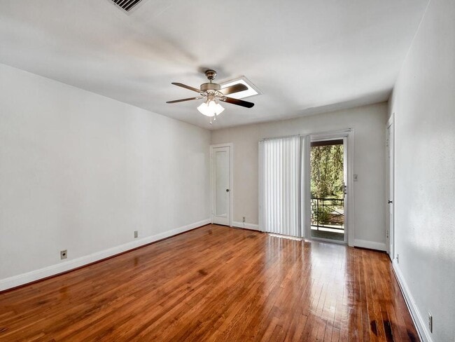 Building Photo - 206 Park Ln