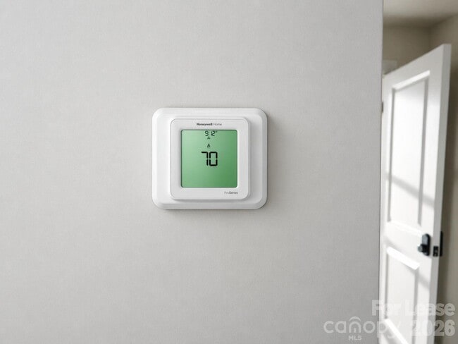 Building Photo - 2019 Red Ash Dr