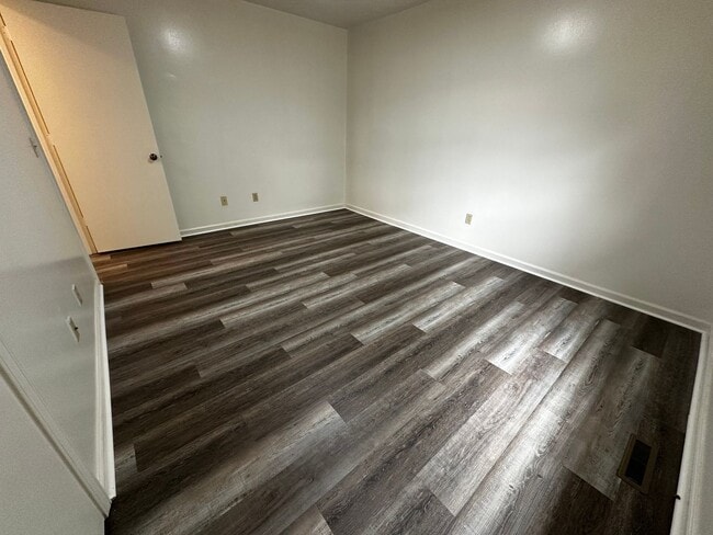 Building Photo - Newly Remodeled Duplex in Blacksburg