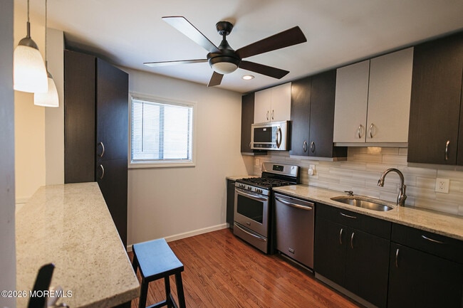 Building Photo - 1601 Alpine Trail