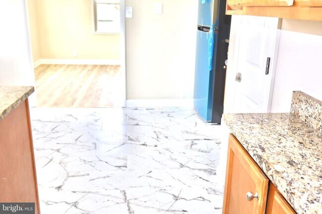 Building Photo - 147 Deacon Rd