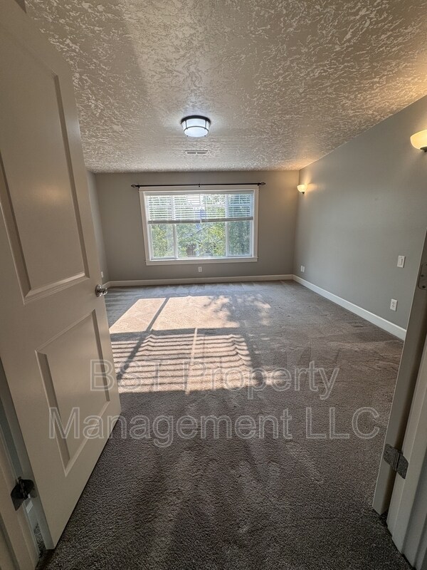 Building Photo - 1604 Webb Lake Dr