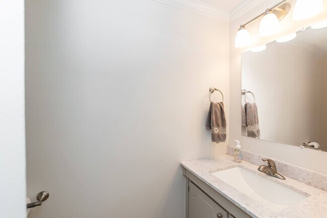 Building Photo - Fully Renovated 2BR Townhome-Style Condo – Available Now!