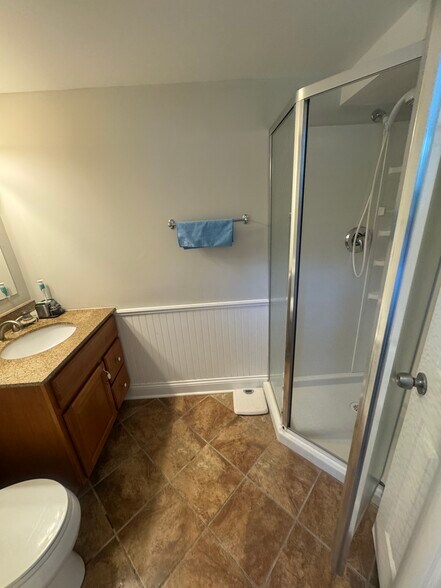 Building Photo - 555 Baxter Ln