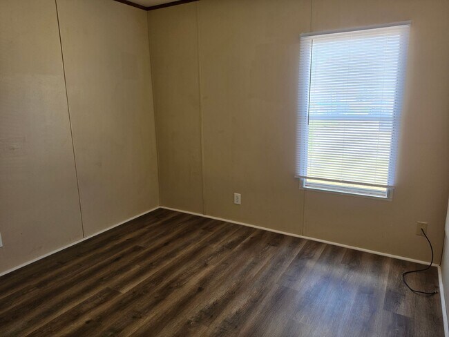 Building Photo - 3 bedroom 2 bath in Clovis