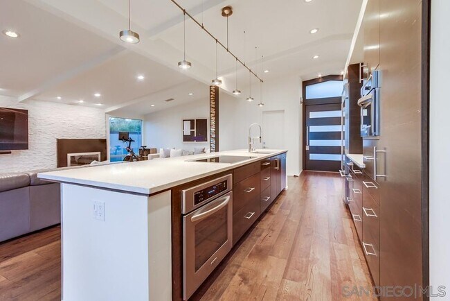 Building Photo - 4957 Pacifica Dr