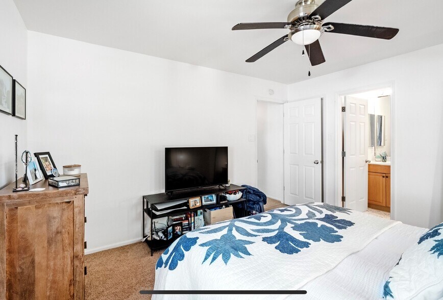 Building Photo - 4109 Westminster Pl