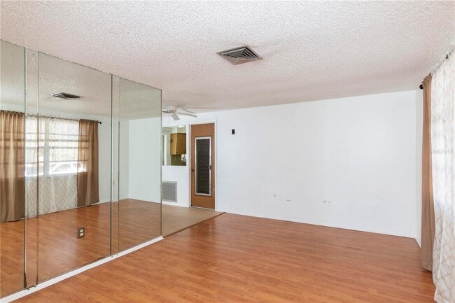 Building Photo - 6436 Baldwyn Ave