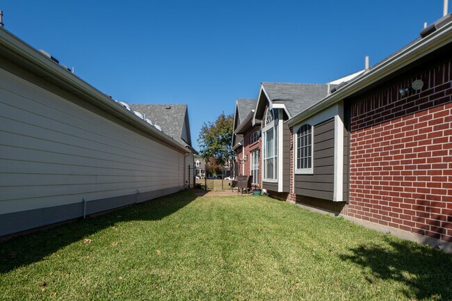 Building Photo - 1814 Morning Glory