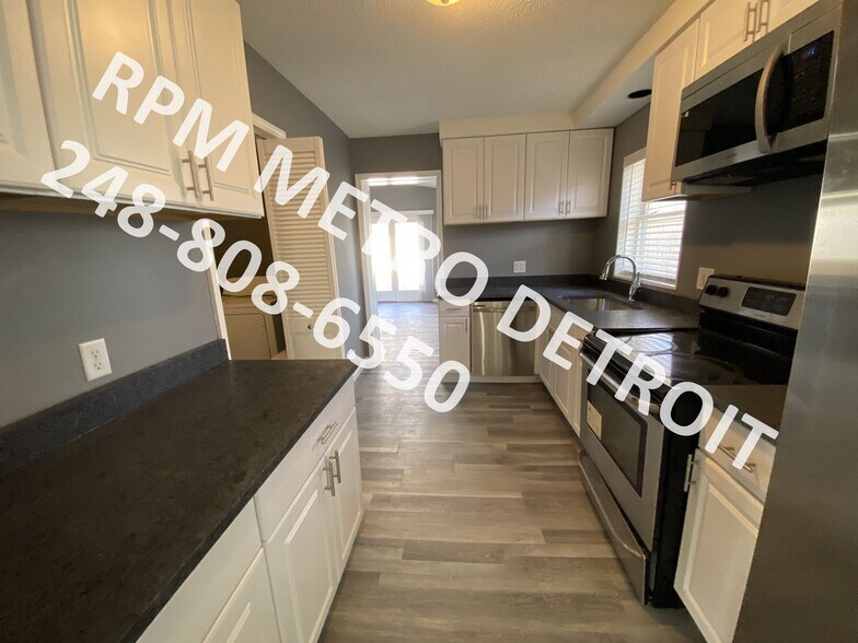 Building Photo - 28422 Parkwood St