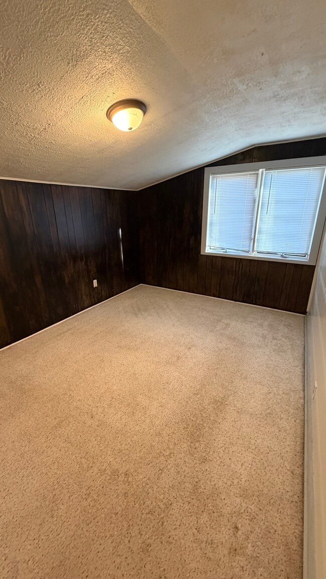 Building Photo - 119 7th Ave NE