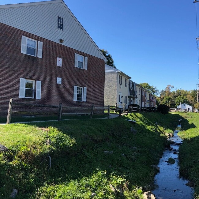 Building Photo - 620 S Franklin St