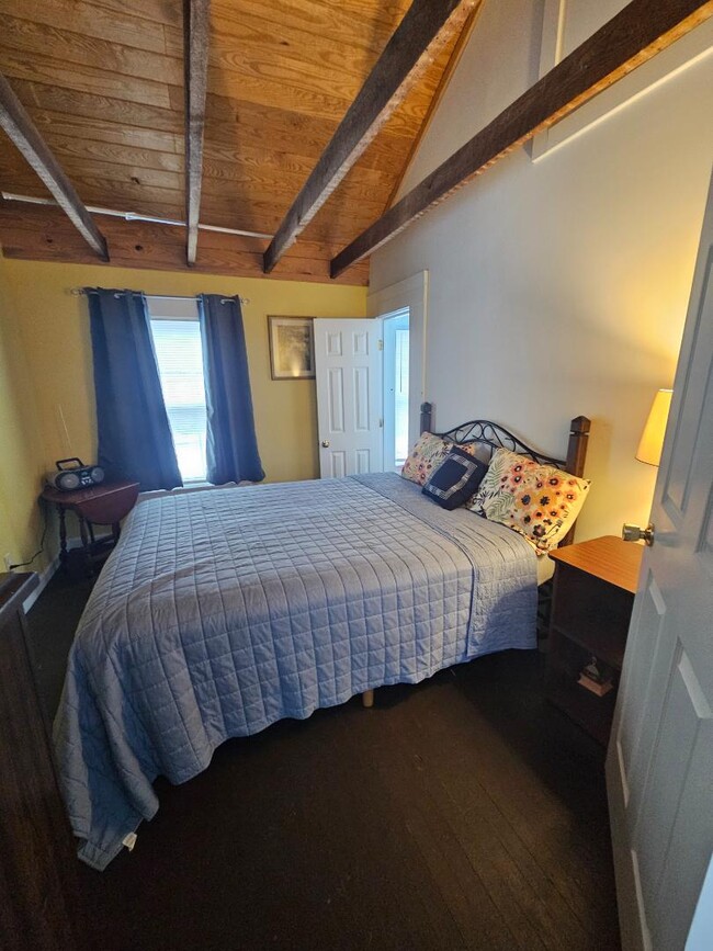 Building Photo - 3 Laurel St