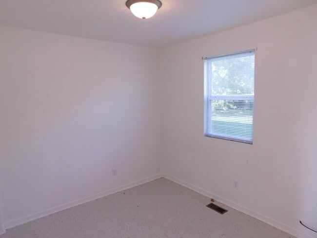 Building Photo - 103 Bailey Meadows