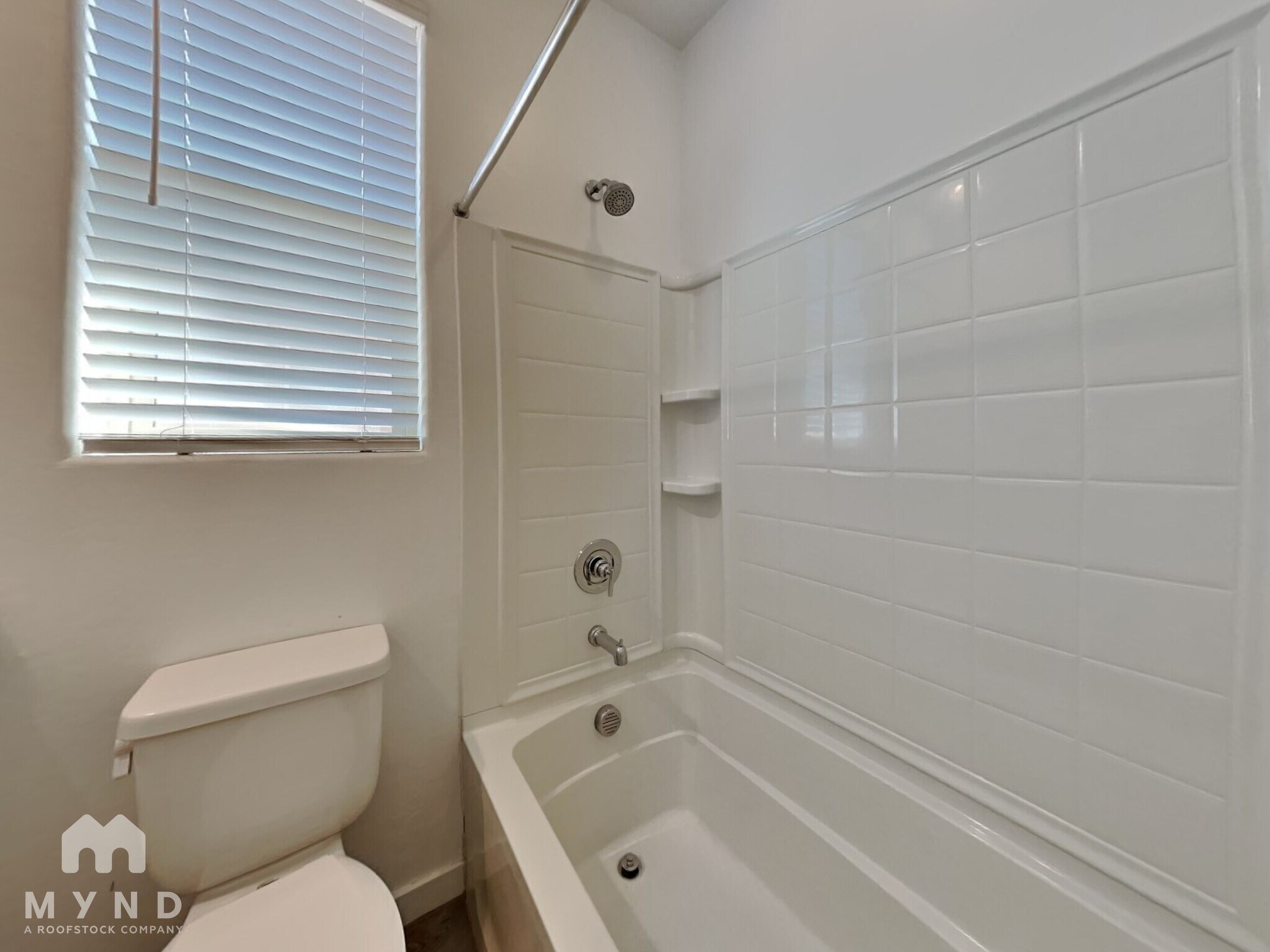 Building Photo - 19353 W Elm St