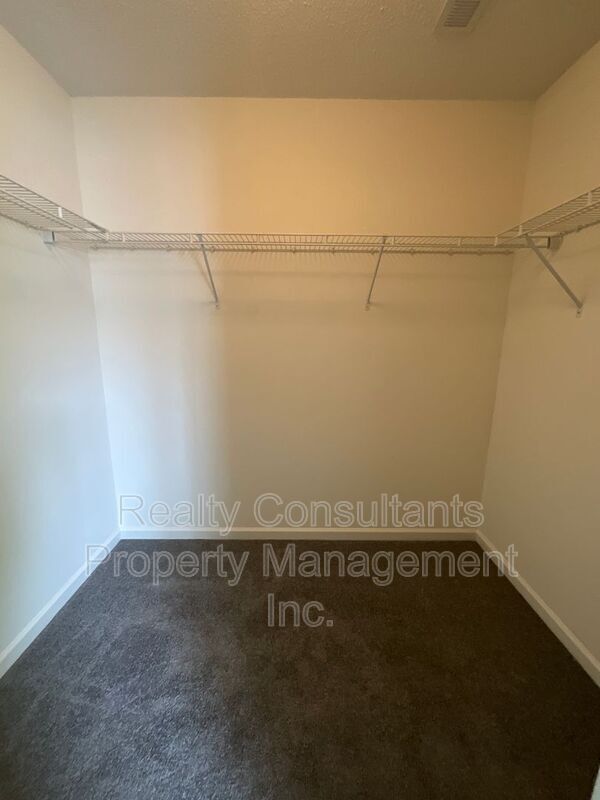 Building Photo - 239 Bridford Downs Dr