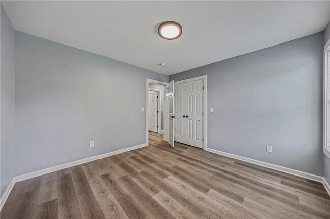 Building Photo - 411 Hardy Ave SW