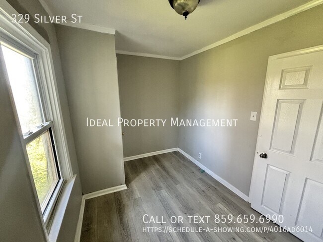 Building Photo - 329 Silver St