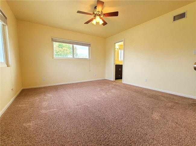 Building Photo - 12149 Country Club Ln