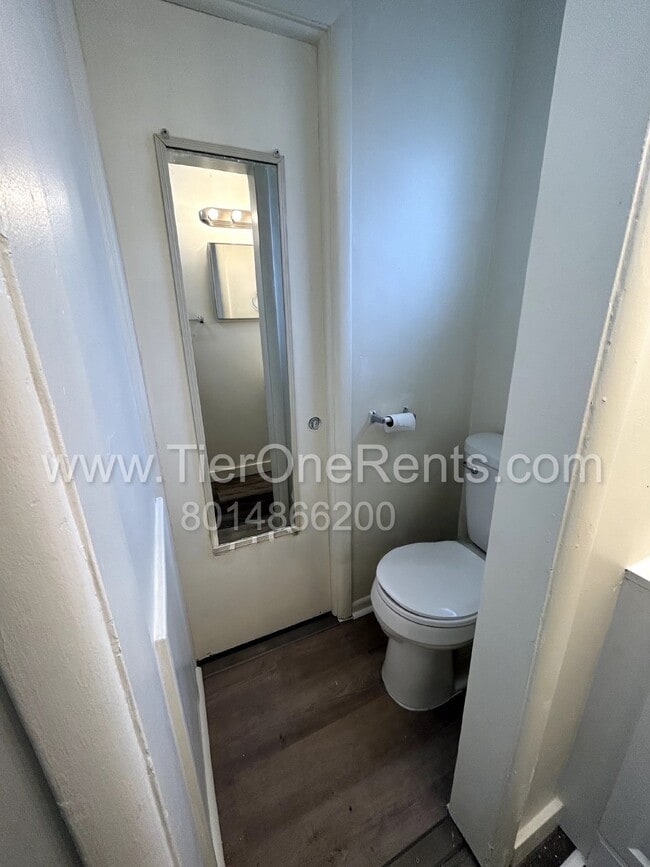 Building Photo - This property offers a NO DEPOSIT option available for qualified renters!