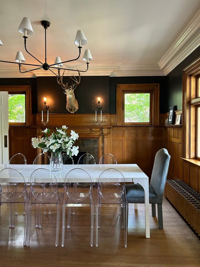 Building Photo - 6 Bed/2.5 Bathroom house in Provo!